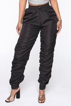 Load image into Gallery viewer, Flex On Them Ruched Joggers - Black
